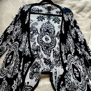 Women’s black and white extra large cardigan